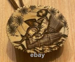 Inro en pin et laque rouge, noir et dorée. Epoque Meiji