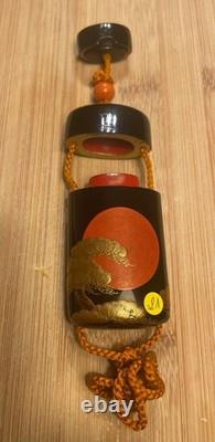 Inro signé en bois, laque Maki-e et poudre d'or, époque Meiji