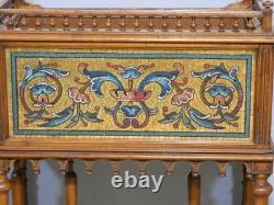 Jardinière haute sur pied en noyer et mosaïque, époque fin XIX ème