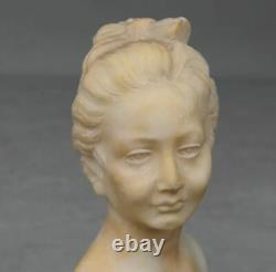 Jeune femme albâtre sculptée en buste époque fin XIXème