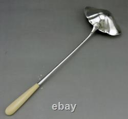 Jolie Louche à punch ou crème en argent massif et os, époque XIX ème