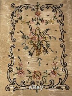 Magnifique ancienne reliure de livre ou pochette en tissu brodé d'époque XIXème