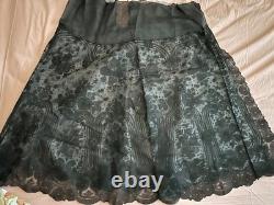 Magnifique dentelle noire ancienne Leavers montée en jupe Belle Époque 68 cm tai