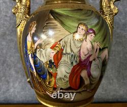 Magnifique vase Empire en porcelaine a fond or époque XIXeme / h45cm