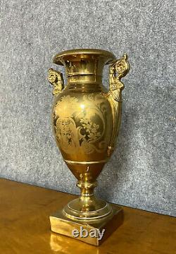 Magnifique vase Empire en porcelaine a fond or époque XIXeme / h45cm