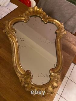 Miroir époque XIXème siècle, cadre en bois sculpté doré, Style Louis XV