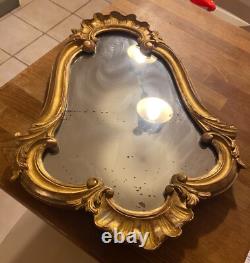 Miroir époque XIXème siècle, cadre en bois sculpté doré, Style Louis XV