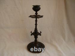 PAIRE DE BOUGEOIR EN BRONZE, A PATINE BRUNE, EPOQUE XIXème