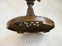 PAIRE DE BOUGEOIR EN BRONZE, A PATINE BRUNE, EPOQUE XIXème