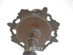 PAIRE DE BOUGEOIR EN BRONZE, A PATINE BRUNE, EPOQUE XIXème