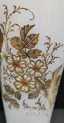 PAIRE VASE OPALINE BLANC DECOR PAON EMAILLE EPOQUE NAPOLEON III XIXème