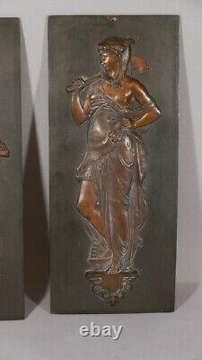 Paire De Plaques En Bronze Embouti Aux Divinités, époque XIX ème