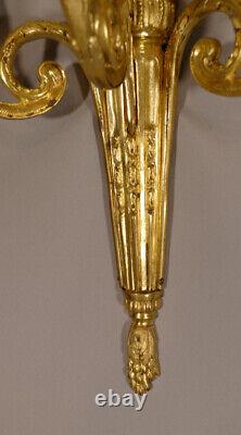 Paire d'Appliques Louis XVI En Bronze Doré Au Bouquet De Fleurs, époque XIX ème