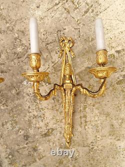 Paire d'appliques d'époque Louis XVI. Bronze doré. Sconces. Fin XVIII°, début XIX°