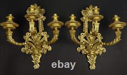 Paire d'importantes appliques en bronze doré, style Louis XVI, époque XIXe