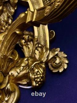 Paire d'importantes appliques en bronze doré, style Louis XVI, époque XIXe
