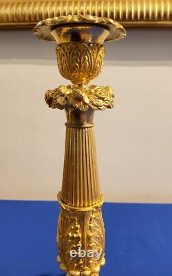 Paire de Bougeoirs à Jarrets de Lions en bronzes ciselés et dorés Epoque XIXéme
