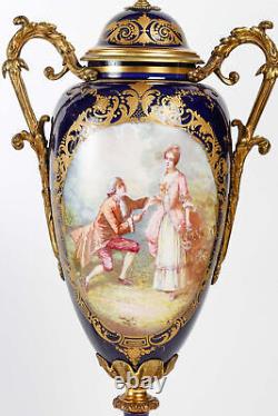 Paire de Cassolettes en Porcelaine de Sèvres, Epoque Napoléon III, XIXème Siècle