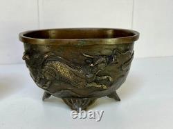 Paire de Coupes Bronze Asie XIXe Décor Haute Époque Qilin & Phénix JAPON XIXème