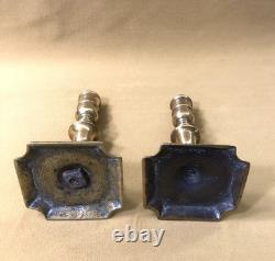 Paire de bougeoirs anciens d'époque LOUIS XIII en bronze 17ème XVIIème