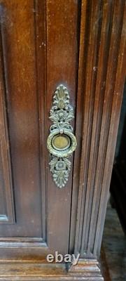 Paire de chevets style Renaissance en noyer sculpté époque XIXeme siécle