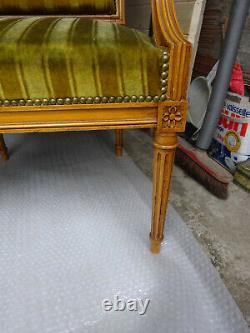 Paire de fauteuil en velour style louis XVI bois fuitier epoque XIX ème siècle