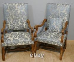 Paire de fauteuils style Louis XIII en noyer sculpté, époque fin XIX ème