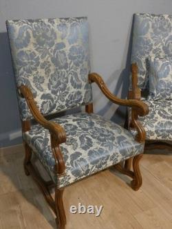 Paire de fauteuils style Louis XIII en noyer sculpté, époque fin XIX ème