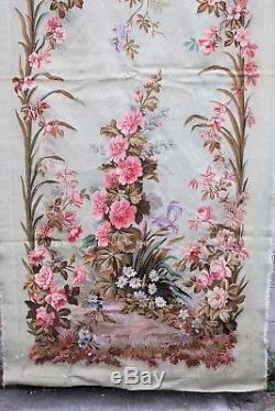 Paire de grandes tapisseries Aubusson décor floral époque XIX ème siècle