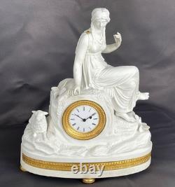 Pendule époque Louis XVI, en biscuit blanc signée Romilly
