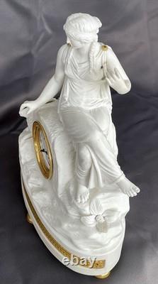 Pendule époque Louis XVI, en biscuit blanc signée Romilly