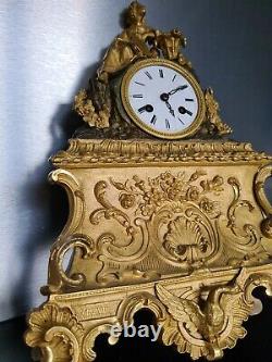 Pendule époque Restauration bronze doré Xixéme mouvement à fil old clock empire