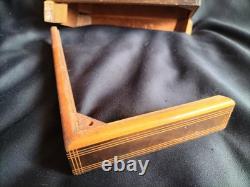 Pendule portique en bois clair et bronze doré / Epoque Restauration / XIXe