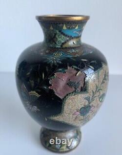 Petit vase chinois en cloisonné d époque de la fin du XIX ème