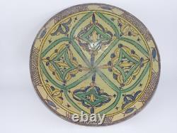 Plat ghotar signé en faience polychrome, région de fes, époque XIXème