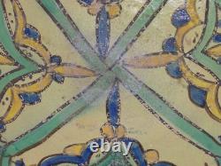 Plat ghotar signé en faience polychrome, région de fes, époque XIXème