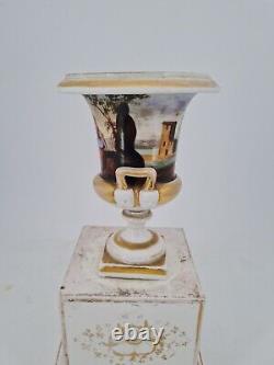 Porcelaine De Paris et Jacob Petit, vase médicis sur un socle époque XIX ème s