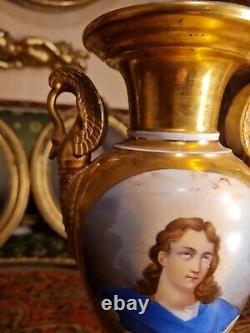 Porcelaine De Paris, grand vase en porcelaine époque XIX ème s