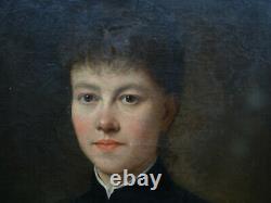 Portrait de femme d'Epoque fin XIXème siècle Ecole Française du XIXème HST