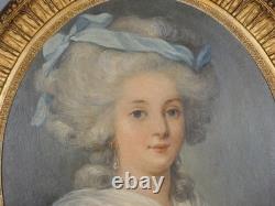 Portrait de jeune femme dans le goût du XVIII ème, huile sur bois époque XIX ème