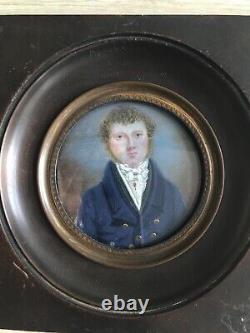 Portrait miniature jeune homme époque Directoire fin XVIII début XIXème siècle