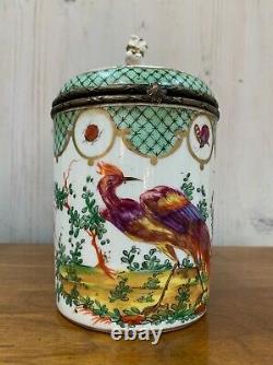 Pot couvert en porcelaine d époque XIX ème à décor de volatile