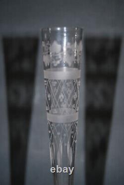 Quatre soliflores, vases de centre de table en cristal gravé époque XIXème