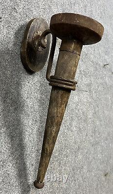 Rare paire d'appliques en torchère de style médiéval en fer époque XIXeme