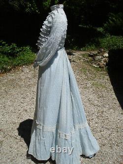 Robe ancienne Belle Epoque en plumetis antique victorian dress