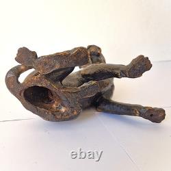 Sculpture animalière chien assis en bronze, époque XIXème