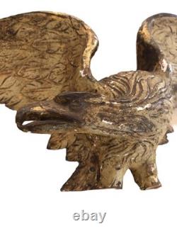 Sculpture d'ornement en bois beige et doré Aigle d'époque Empire XIXème
