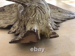 Sculpture d'ornement en bois beige et doré Aigle d'époque Empire XIXème