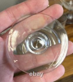 Service en cristal gravé comprenant 12 verres et 2 carafes époque fin XIX eme