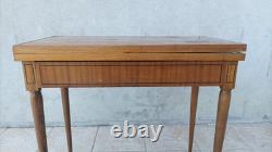 Table à jeu en noyer époque 19ème